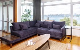 Apartment With A Panoramic Bosphorus View